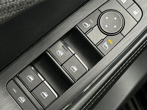 Used 2023 Nissan Rogue SV image 14