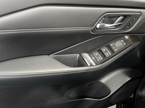 New 2025 Nissan Rogue SL w/ Tech Package image 19