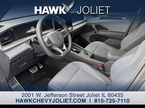 Used 2025 Volkswagen Tiguan SE R-Line AWD/4WD image 10