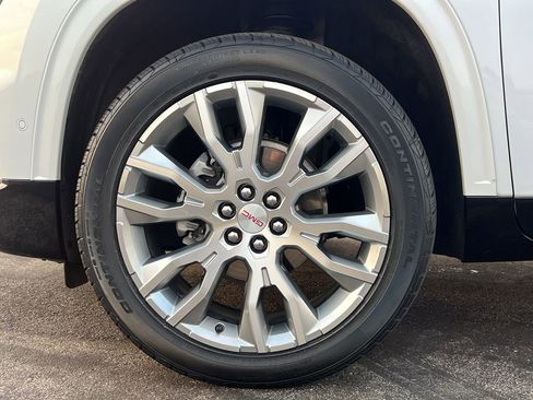 Used 2024 GMC Acadia Denali w/ Super Cruise Package image 10