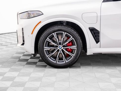 Used 2026 BMW X5 xDrive50e w/ M Sport Package AWD/4WD image 35