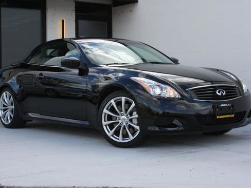 Used 2009 INFINITI G37 Sport w/ Premium Pkg image 2