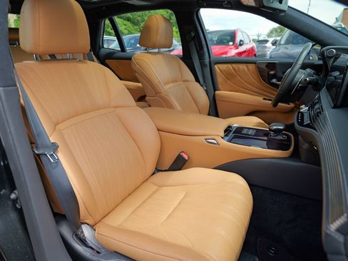 Used 2024 Lexus LS 500 AWD w/ Interior Upgrade Package image 37