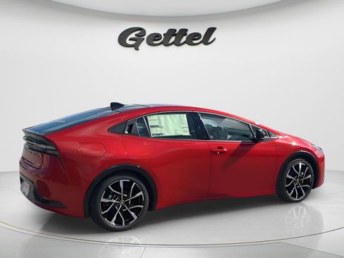 New 2026 Toyota Prius Plug-In Hybrid FWD image 9
