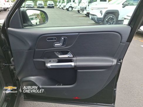 Used 2024 Mercedes-Benz GLB 250 image 22