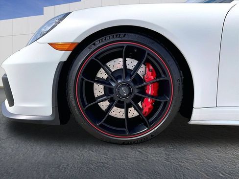 Used 2018 Porsche 911 GT3 RWD image 11