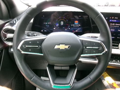 Used 2026 Chevrolet Equinox LT FWD image 21