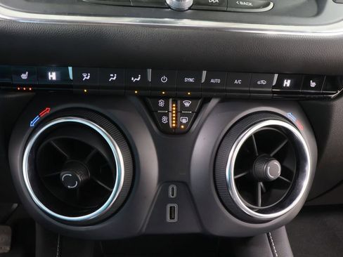 Used 2025 Chevrolet Blazer LT image 10