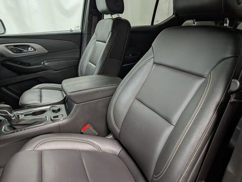 Certified 2023 Chevrolet Traverse LT w/ LT Premium Package AWD/4WD image 11