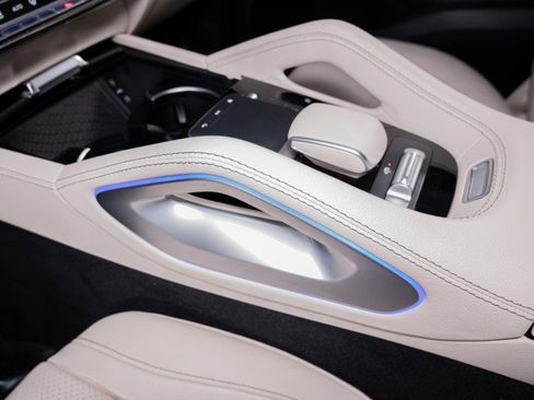 Certified 2024 Mercedes-Benz GLS 450 4MATIC image 13