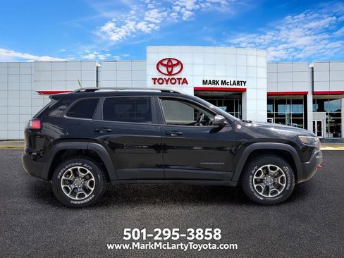 Used 2020 Jeep Cherokee Trailhawk w/ Cold Weather Group AWD/4WD image 6