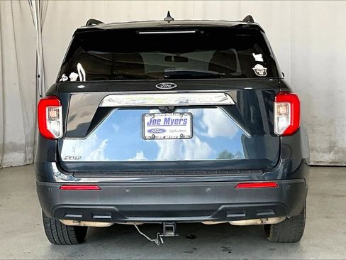 Used 2022 Ford Explorer XLT image 4