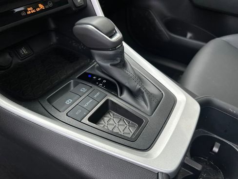 Used 2025 Toyota RAV4 XLE Premium image 21