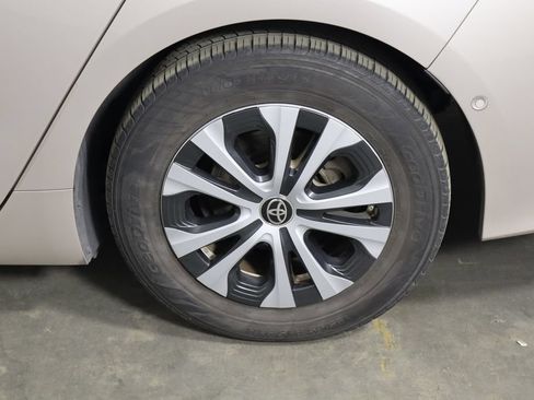Used 2020 Toyota Prius Prime Limited FWD image 39