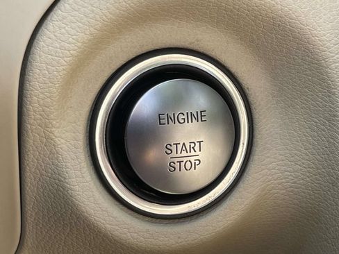 Used 2015 Mercedes-Benz SLK 250 image 28