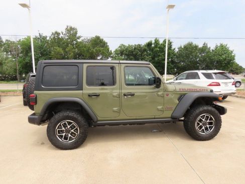 Used 2026 Jeep Wrangler Unlimited Rubicon AWD/4WD image 8