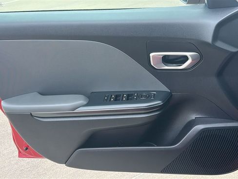 Used 2025 Kia K4 LXS image 19