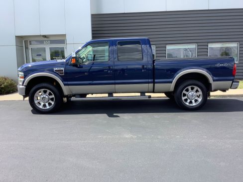 Used 2010 Ford F250 Lariat AWD/4WD image 2