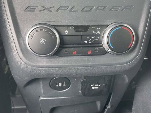 Used 2025 Ford Explorer Platinum w/ LUX Leather Package AWD/4WD image 14