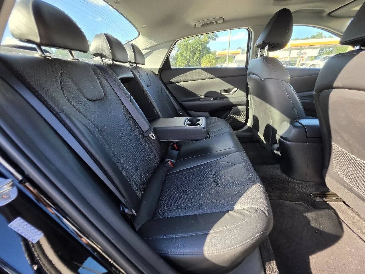 Used 2023 Hyundai Elantra Limited FWD image 9