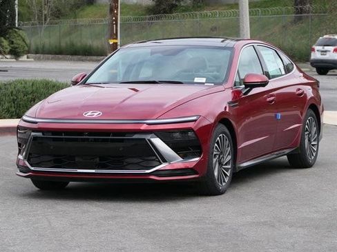 New 2025 Hyundai Sonata Limited image 7