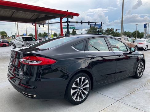 Used 2020 Ford Fusion SE AWD/4WD image 5