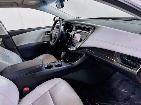 Used 2013 Toyota Avalon XLE Premium FWD image 28