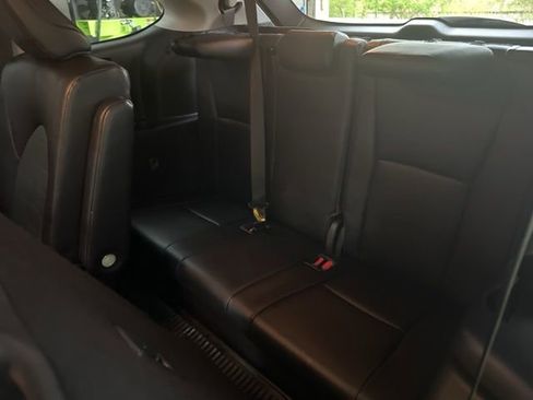 Used 2023 Toyota Highlander XLE image 18