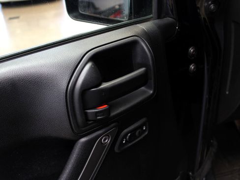 Used 2017 Jeep Wrangler Sport image 24