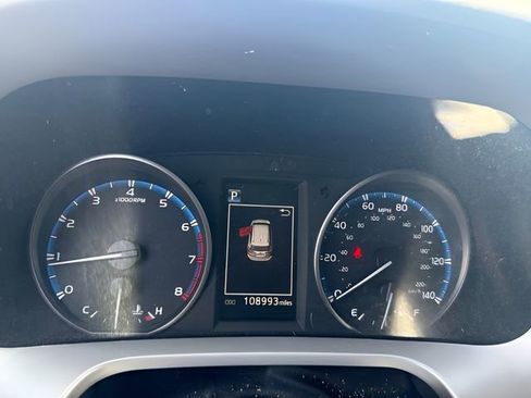Used 2017 Toyota RAV4 LE AWD/4WD image 13