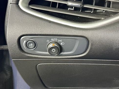 Used 2025 Chevrolet Malibu LT image 19