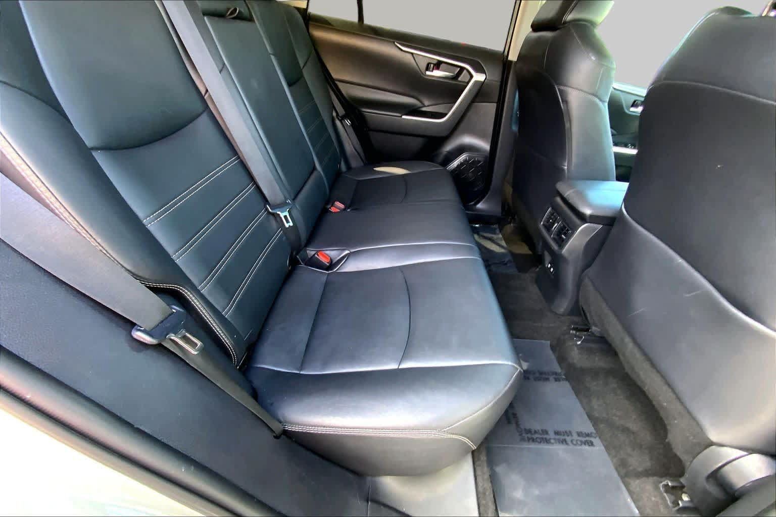 Used 2021 Toyota RAV4 XLE Premium AWD/4WD image 19