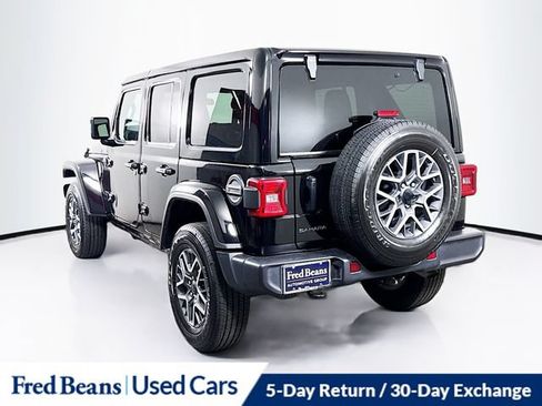 Used 2026 Jeep Wrangler Unlimited Sahara AWD/4WD image 6