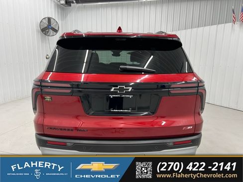 Used 2025 Chevrolet Traverse Z71 w/ Enhanced Driving Package AWD/4WD image 4