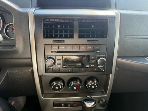 Used 2011 Jeep Liberty Sport image 14