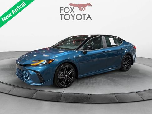 Used 2025 Toyota Camry XSE FWD image 1