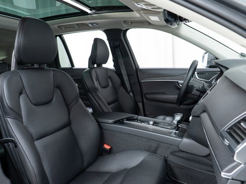 Used 2020 Volvo XC90 T6 Momentum image 22