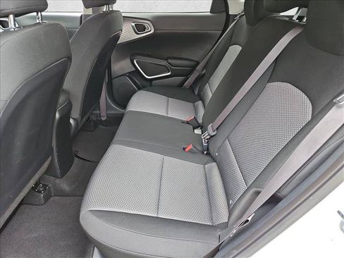 Used 2023 Kia Soul LX FWD image 17