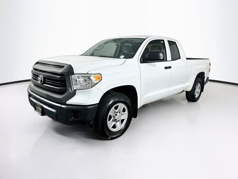Used 2015 Toyota Tundra SR w/ Tow Package RWD image 3