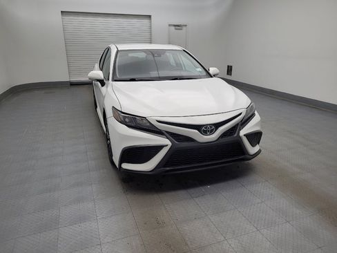 Used 2022 Toyota Camry SE image 14