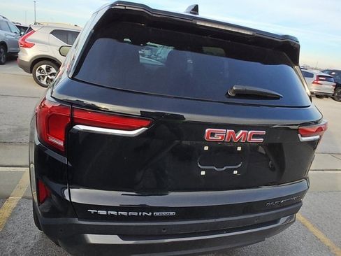 Used 2025 GMC Terrain Elevation image 3