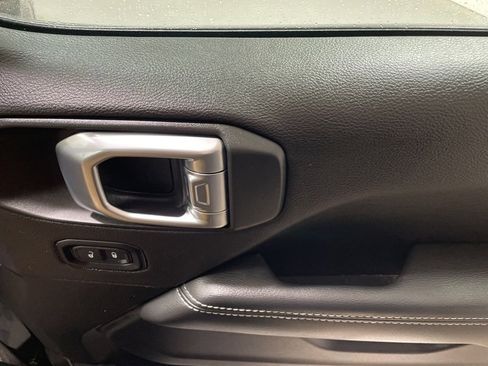 Used 2023 Jeep Wrangler Unlimited Sahara image 14