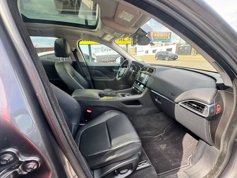 Used 2018 Jaguar F-PACE Premium AWD/4WD image 19