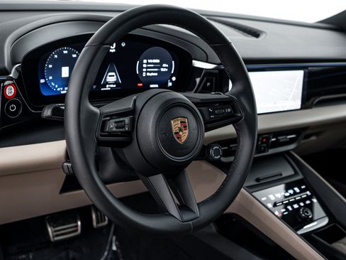 Certified 2025 Porsche Macan 4 Electric image 14