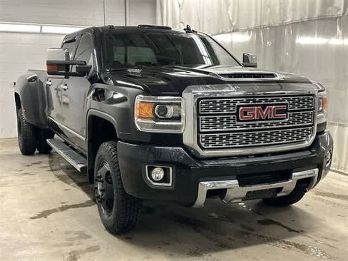 Used 2019 GMC Sierra 3500 Denali image 22