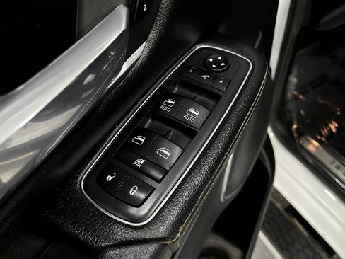 Used 2020 RAM 1500 Laramie AWD/4WD image 15