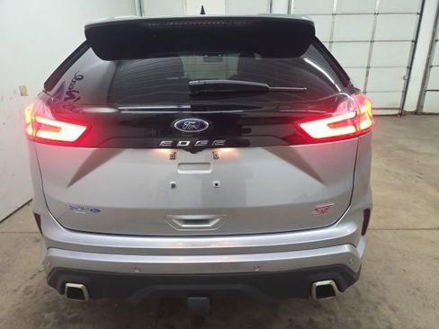 Used 2023 Ford Edge ST image 11