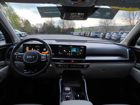 Certified 2025 Kia Sorento EX AWD/4WD image 20