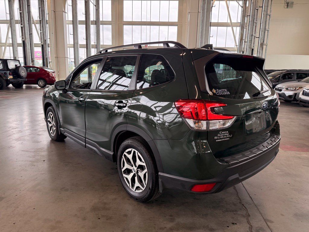 Certified 2023 Subaru Forester Premium AWD/4WD image 5