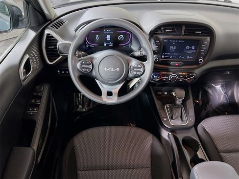 Used 2023 Kia Soul LX w/ LX Technology Package image 20